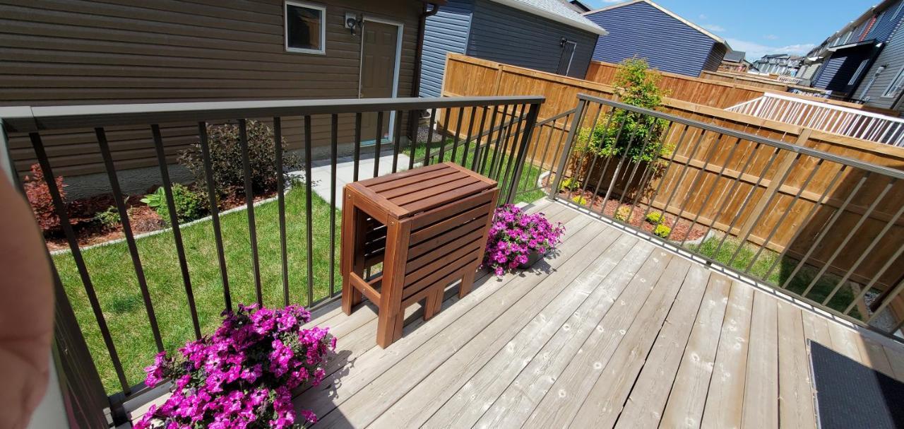 Delightful 1-Bedroom Private Suite In A New Home Calgary Luaran gambar
