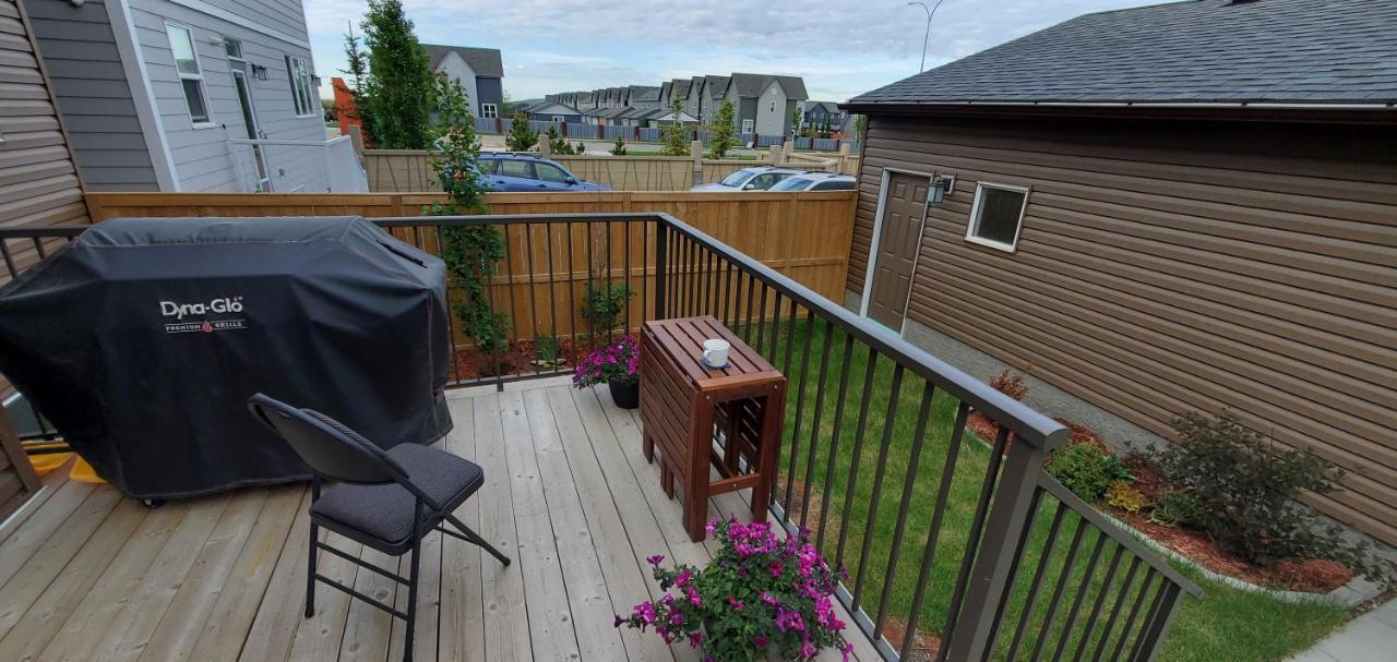 Delightful 1-Bedroom Private Suite In A New Home Calgary Luaran gambar