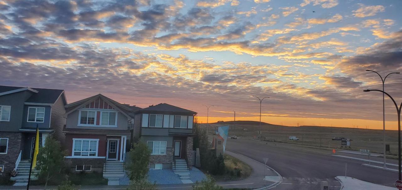 Delightful 1-Bedroom Private Suite In A New Home Calgary Luaran gambar