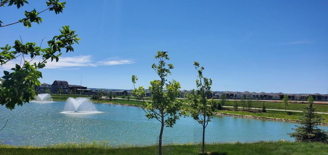 Delightful 1-Bedroom Private Suite In A New Home Calgary Luaran gambar